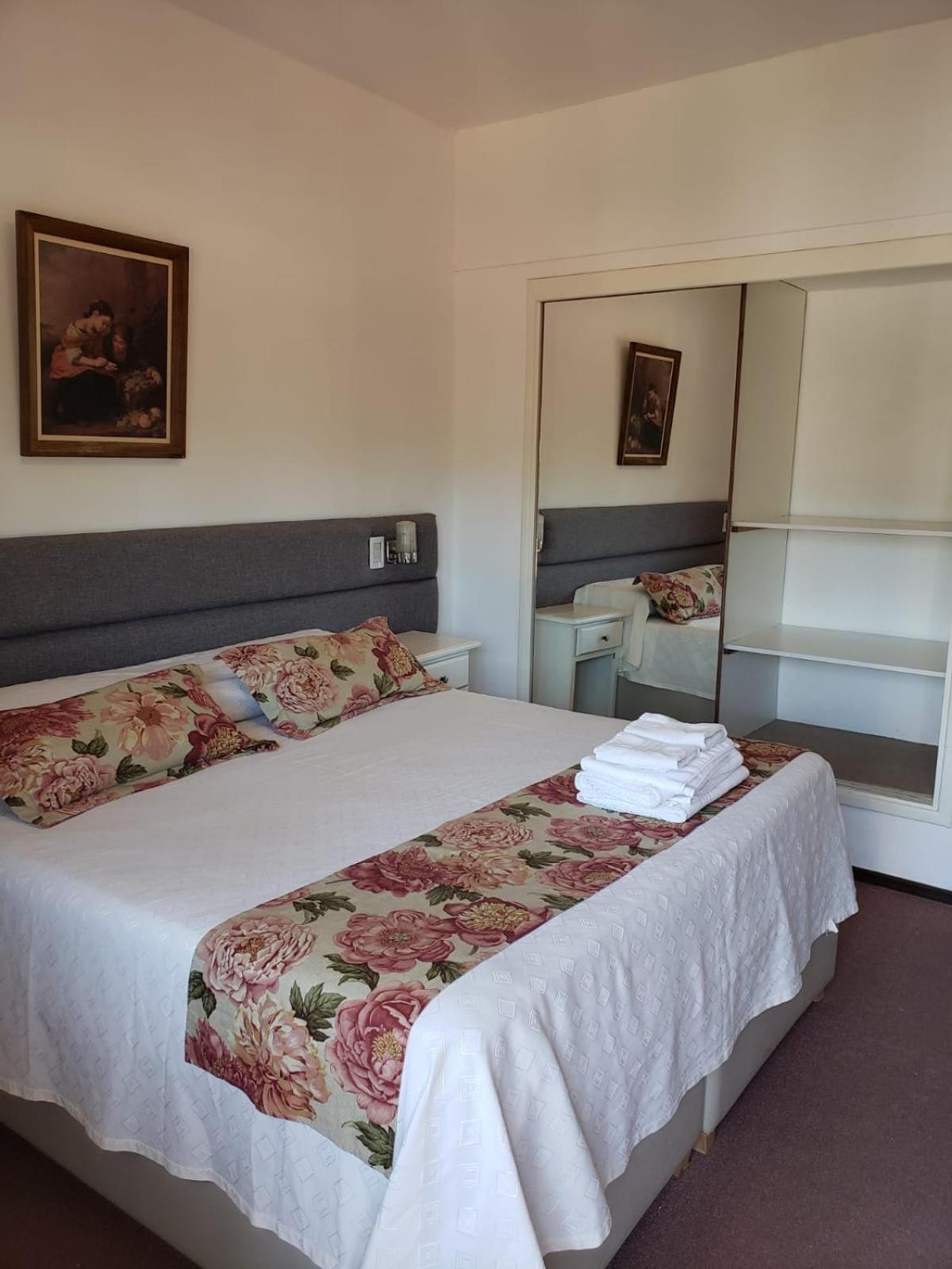 Hotel Edelweiss Villa General Belgrano Kültér fotó